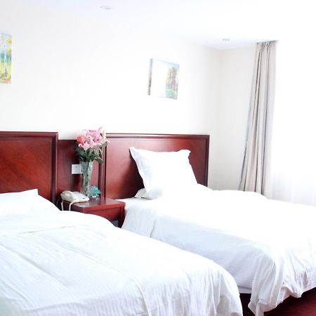 Greentree Inn Shandong Qingdao Wuyishan Road Jiashike Shopping Center Business Hotel Bagian luar foto