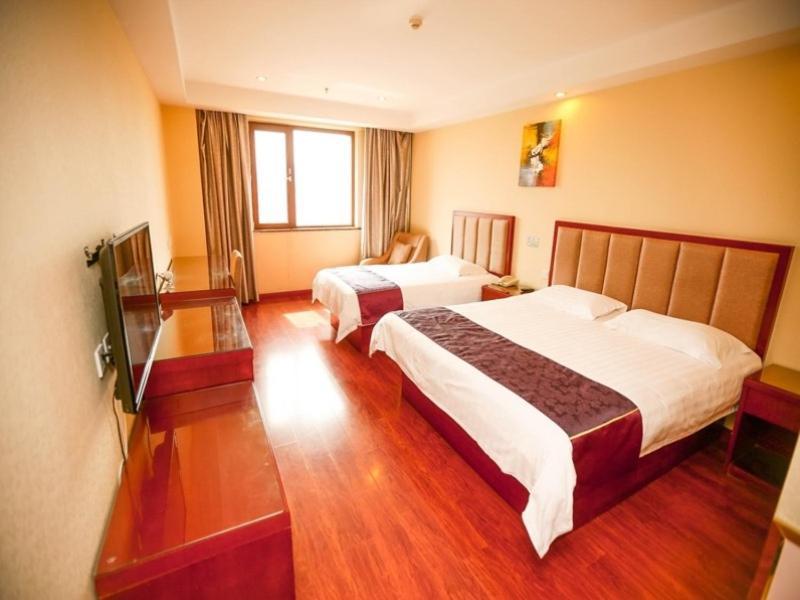 Greentree Inn Shandong Qingdao Wuyishan Road Jiashike Shopping Center Business Hotel Bagian luar foto