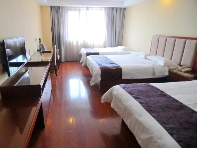 Greentree Inn Shandong Qingdao Wuyishan Road Jiashike Shopping Center Business Hotel Bagian luar foto