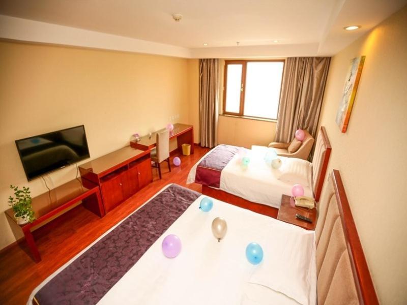 Greentree Inn Shandong Qingdao Wuyishan Road Jiashike Shopping Center Business Hotel Bagian luar foto