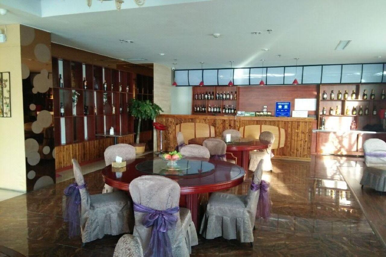 Greentree Inn Shandong Qingdao Wuyishan Road Jiashike Shopping Center Business Hotel Bagian luar foto