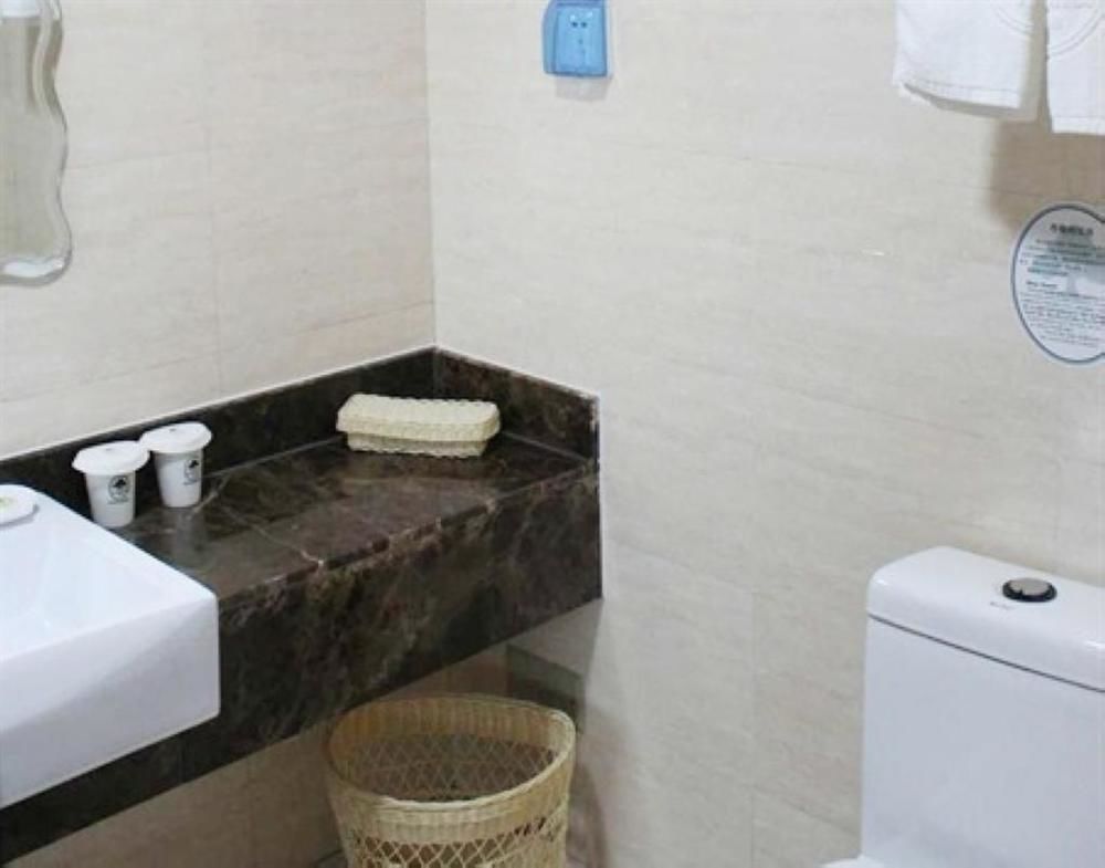 Greentree Inn Shandong Qingdao Wuyishan Road Jiashike Shopping Center Business Hotel Bagian luar foto