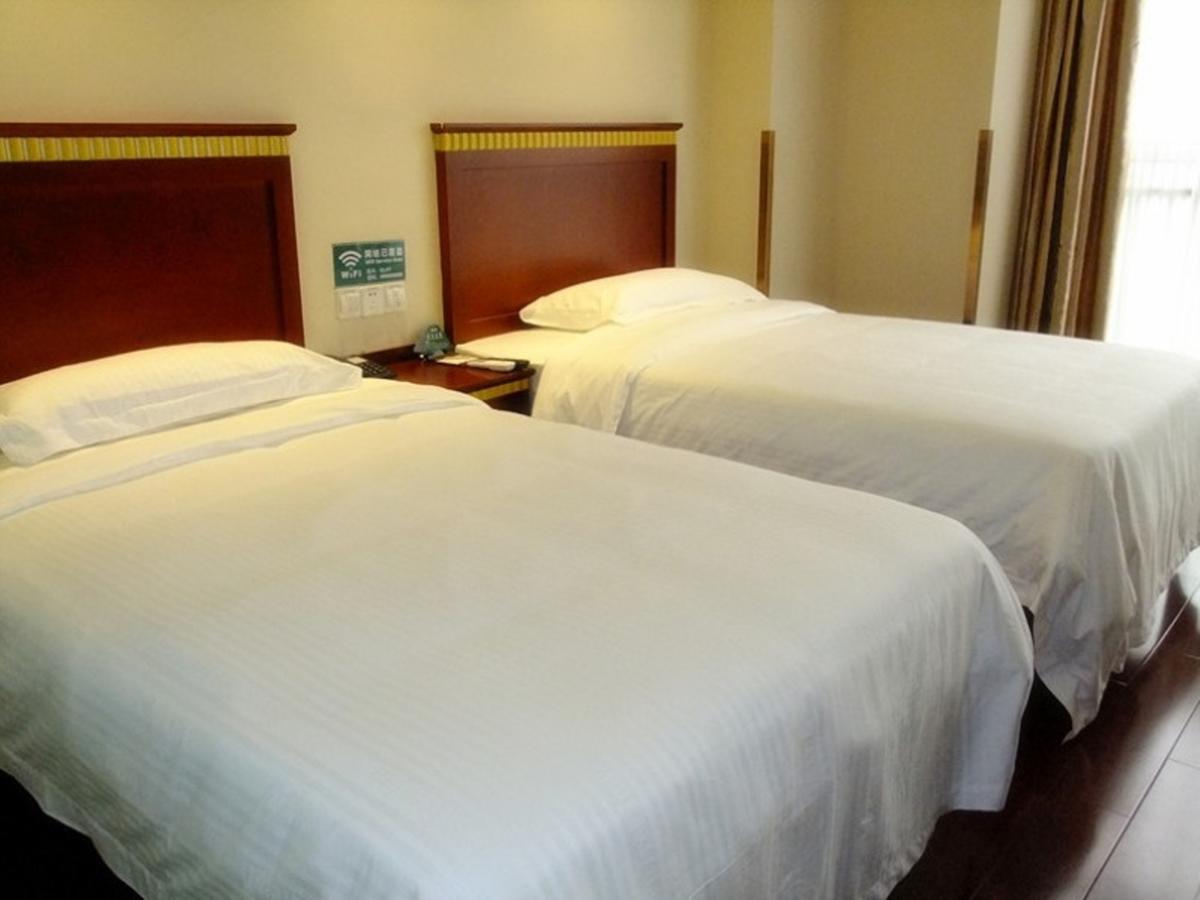 Greentree Inn Shandong Qingdao Wuyishan Road Jiashike Shopping Center Business Hotel Bagian luar foto