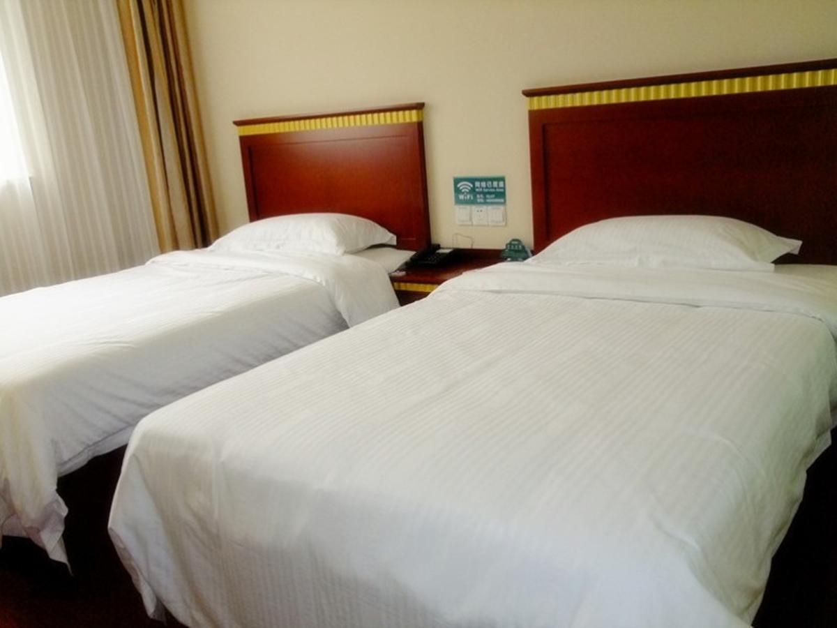 Greentree Inn Shandong Qingdao Wuyishan Road Jiashike Shopping Center Business Hotel Bagian luar foto